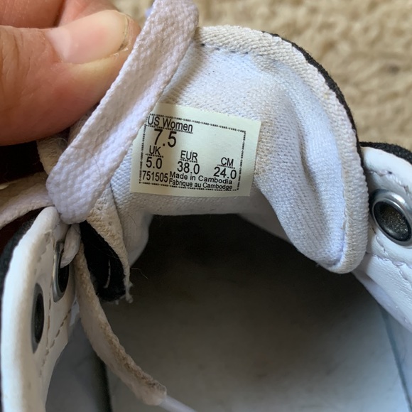 Black vans, women’s 7.5 - Picture 3 of 3